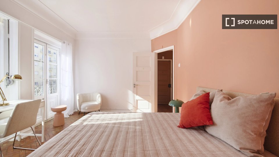 Double room Lisbon, 6 beds — photo 7