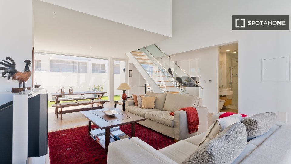 Apartment Lisbon, 2 beds, 147m² — photo 10