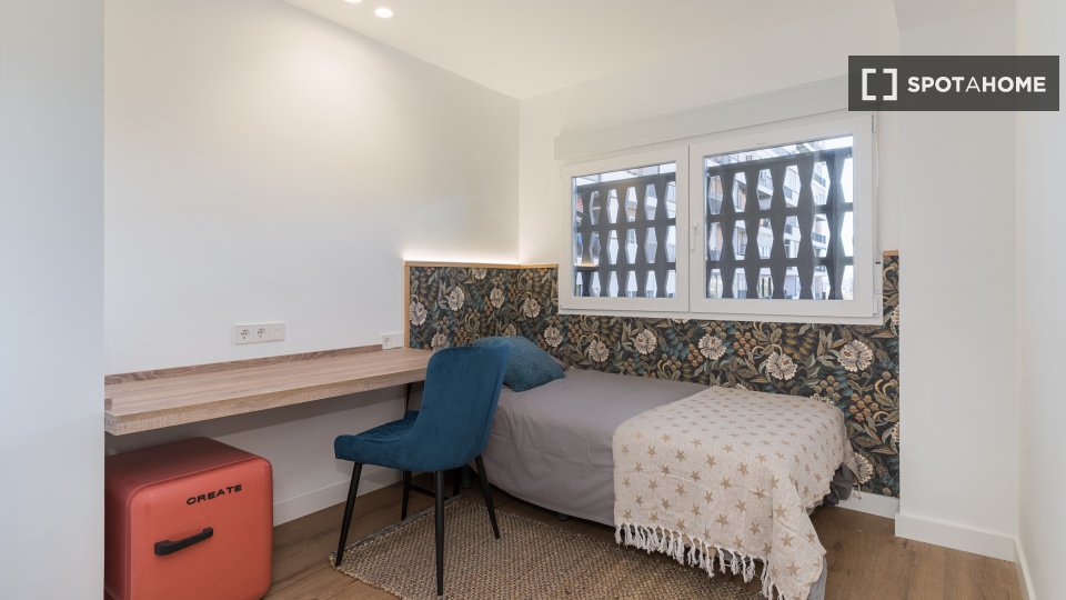 Double room Madrid, 6 beds — photo 15