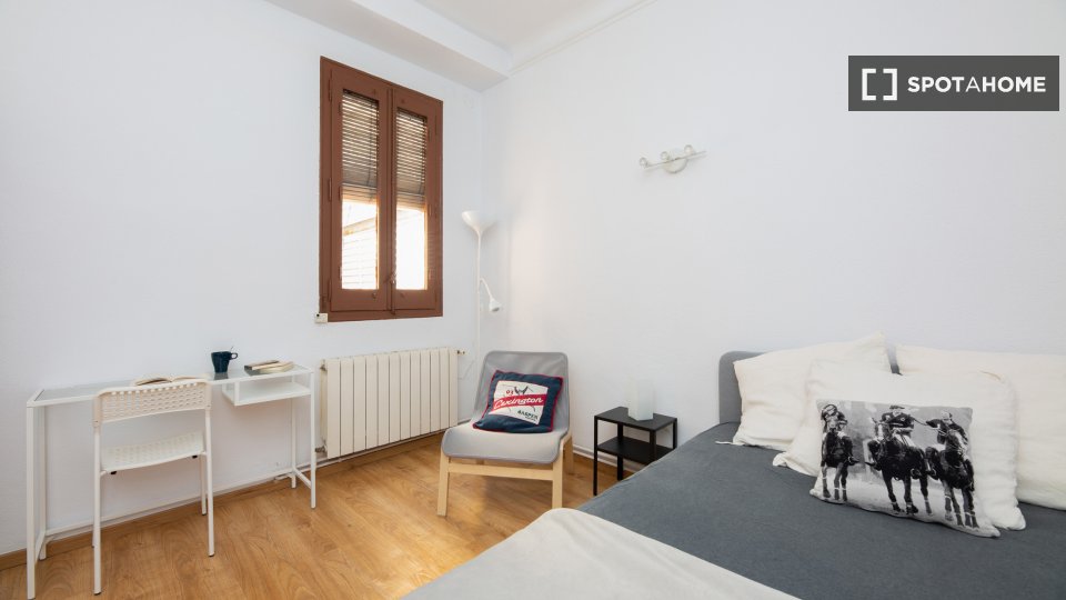 Double room Barcelona, 6 beds, 100m² — photo 11