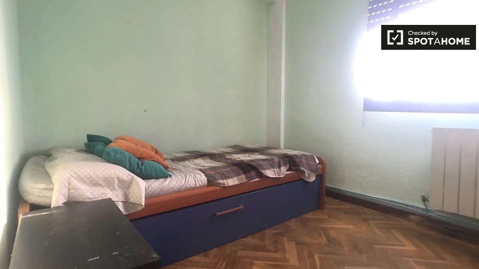 Double room Madrid, 3 beds — photo 4