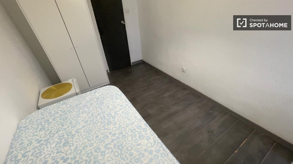 Double room Madrid, 4 beds — photo 6