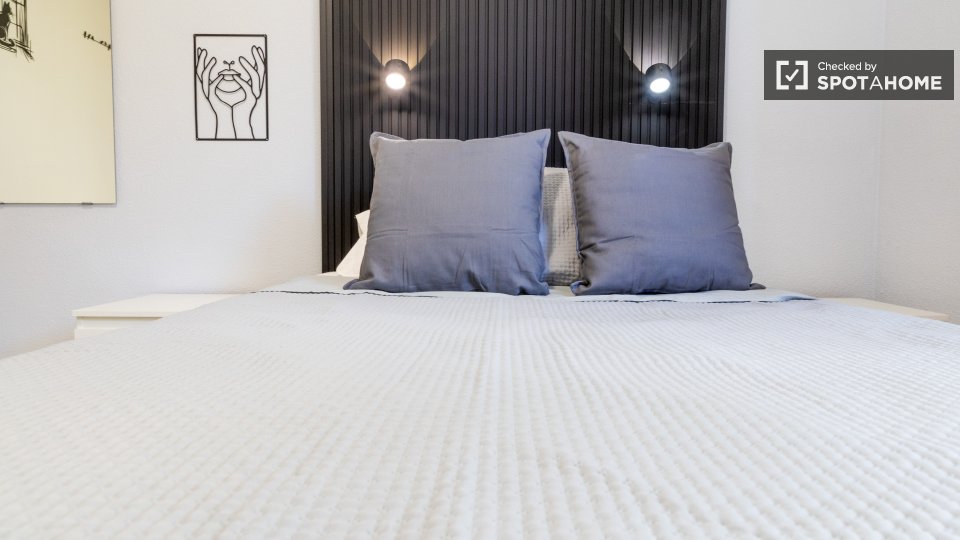 Double room Madrid, 5 beds, 101m² — photo 52