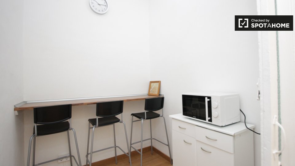 Double room Barcelona, 2 beds, 50m² — photo 1