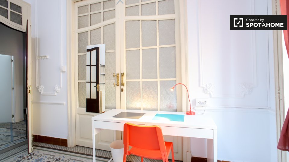 Double room Valencia, 10 beds, 300m² — photo 6