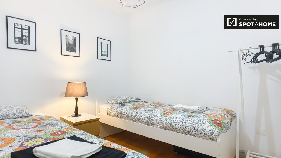 Apartment Lisbon, 3 beds, 90m² — photo 14