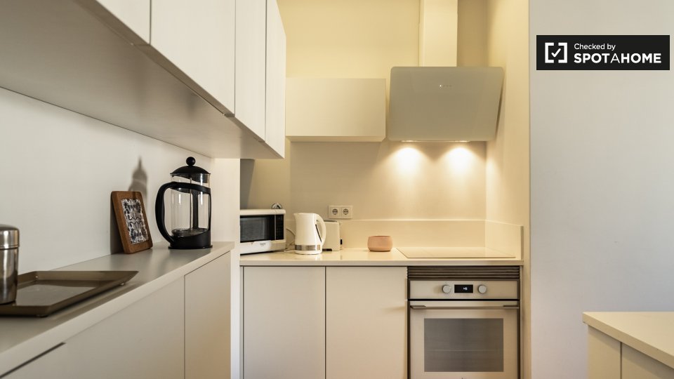 Apartment Lisbon, 3 beds, 110m² — photo 7