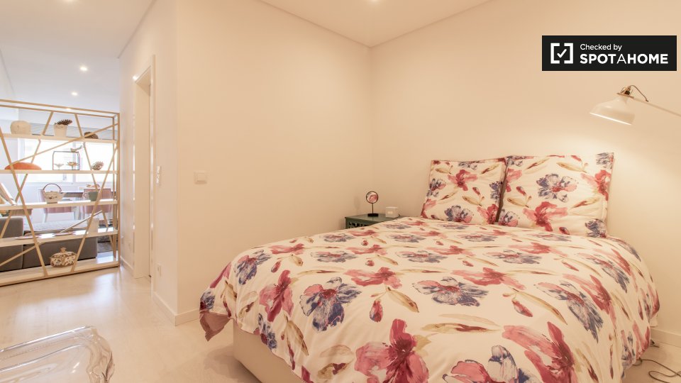 Apartment Lisbon, 2 beds, 70m² — photo 10