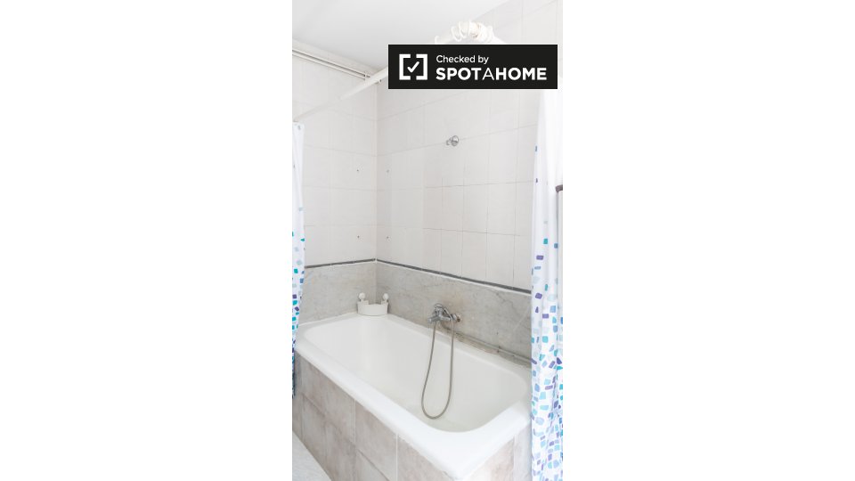 Double room Madrid, 10 beds, 220m² — photo 11