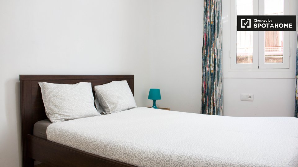 Double room Barcelona, 3 beds, 60m² — photo 16
