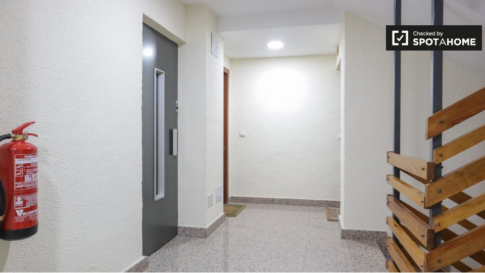 Double room Madrid, 4 beds, 90m² — photo 22