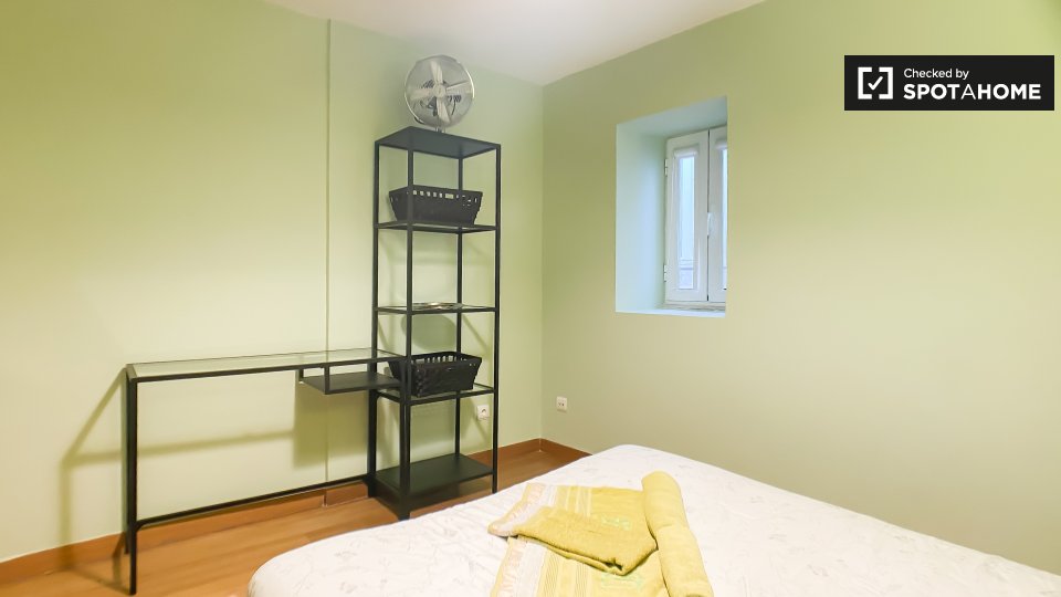 Apartment Lisbon, 2 beds, 65m² — photo 18