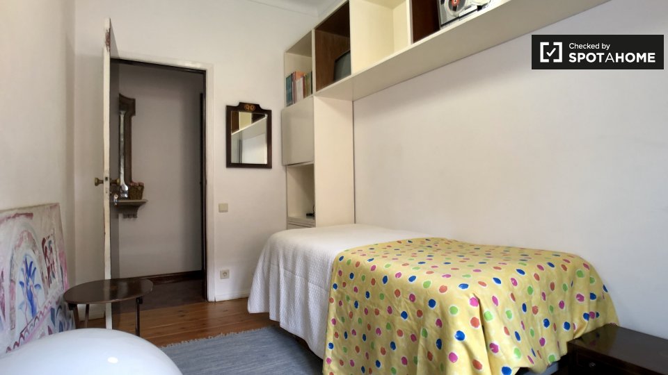 Double room Lisbon, 5 beds, 200m² — photo 2