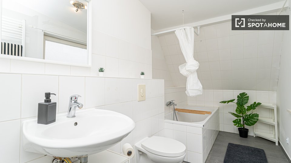 Double room Berlin, 8 beds, 146m² — photo 7