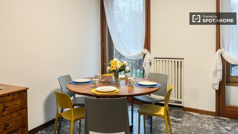 Double room Milan, 6 beds, 102m² — photo 10
