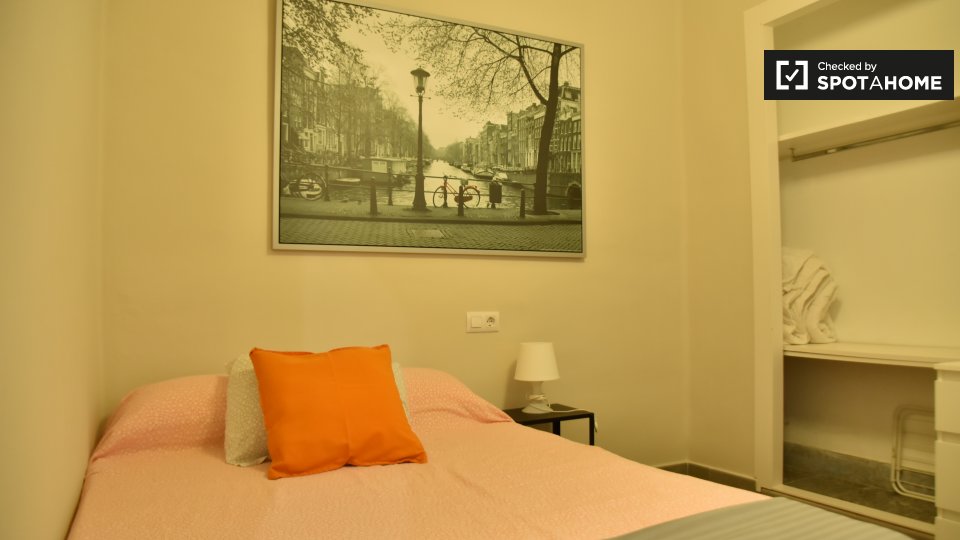 Double room Valencia, 5 beds — photo 1