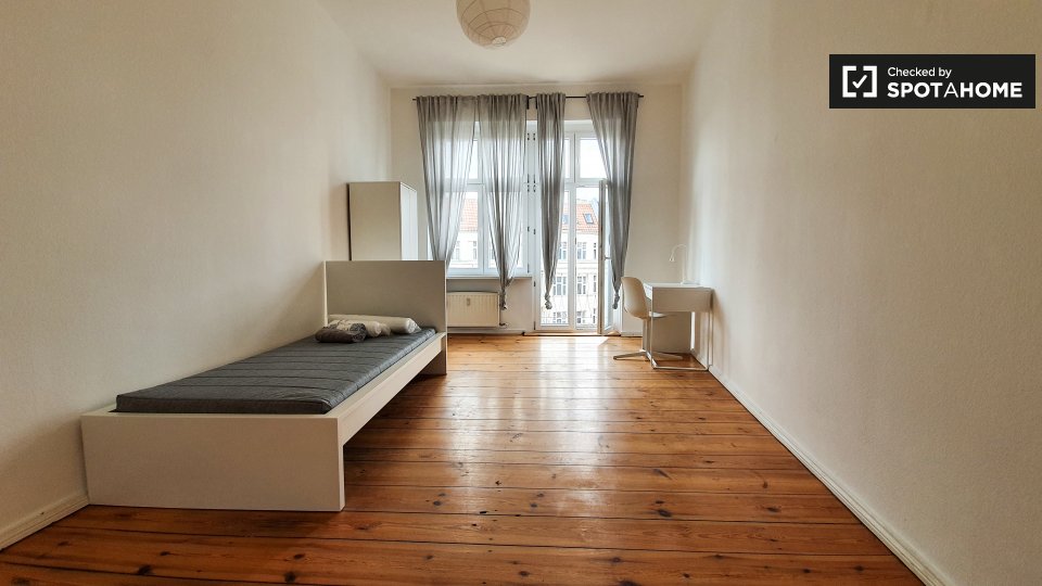 Double room Berlin, 3 beds — photo 8