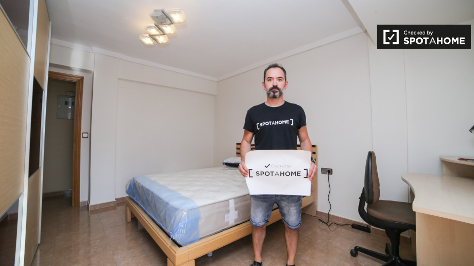 Double room Valencia, 4 beds, 80m² — photo 4
