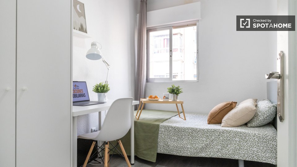 Double room Madrid, 4 beds — photo 62
