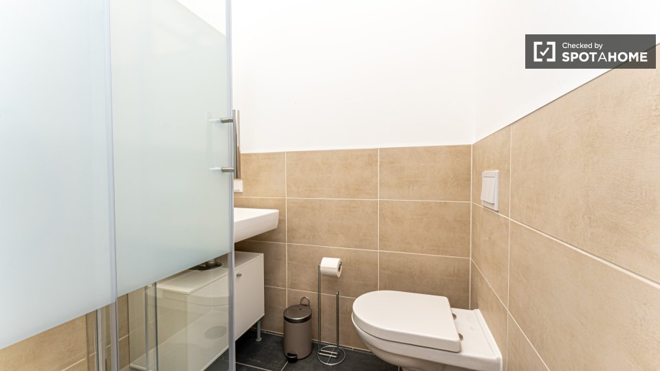 Double room Berlin, 8 beds, 136m² — photo 9