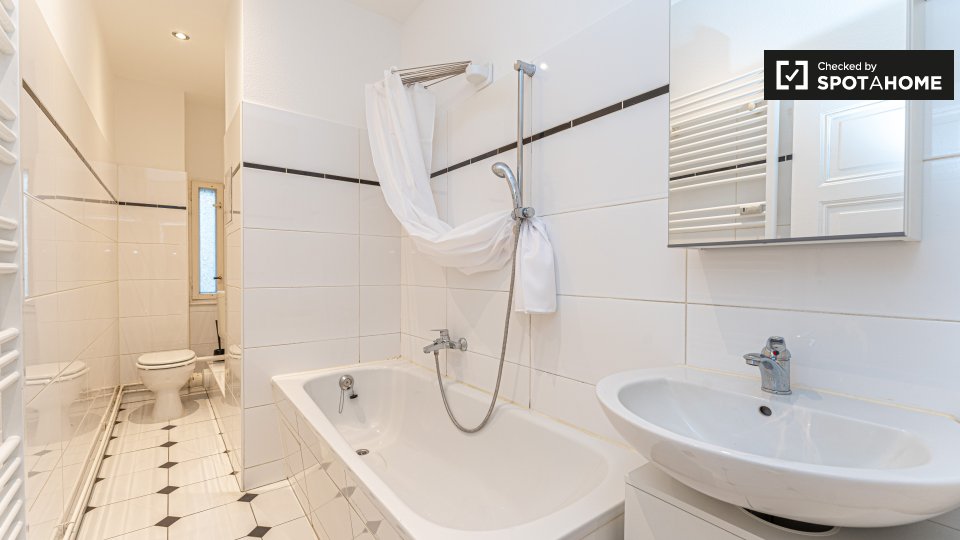 Apartment Berlin, 1 bed, 38m² — photo 1