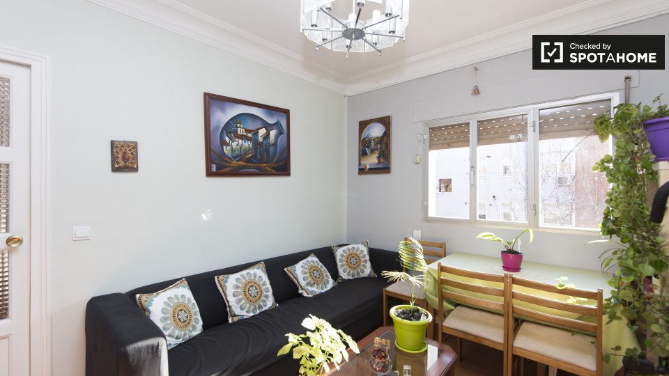 Double room Madrid, 3 beds, 72m² — photo 7