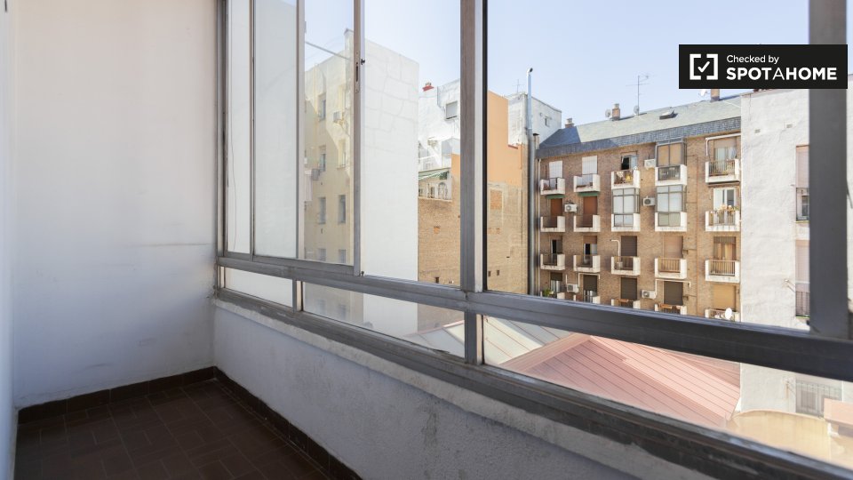 Double room Madrid, 9 beds — photo 6