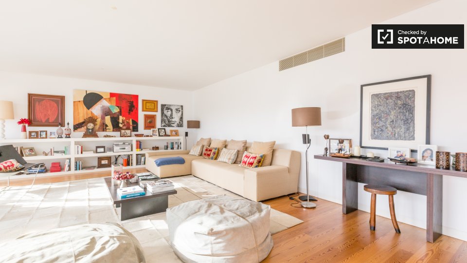 Double room Lisbon, 4 beds, 200m² — photo 1