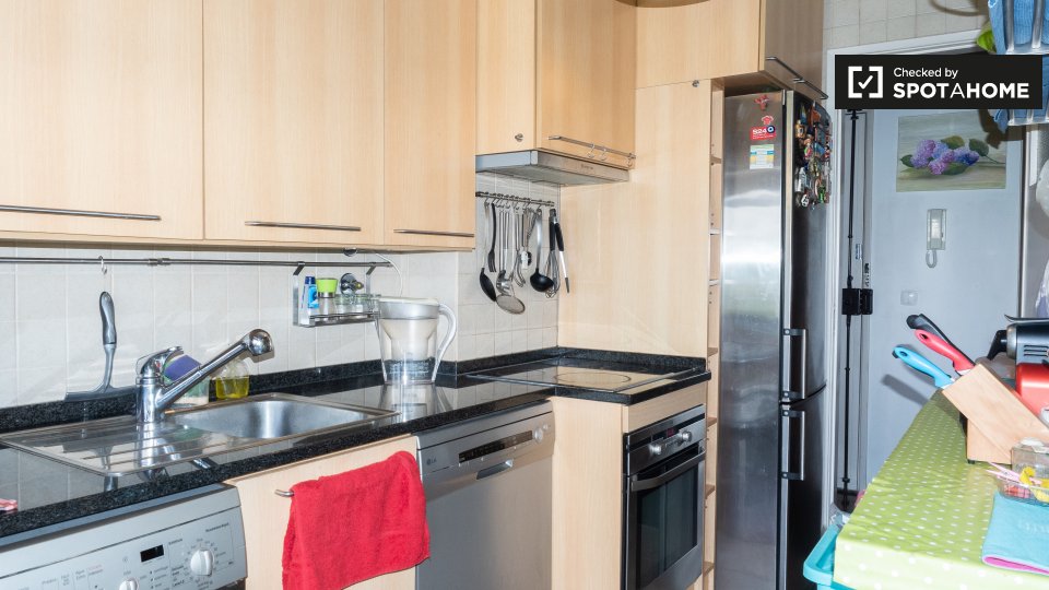 Double room Lisbon, 2 beds, 84m² — photo 15