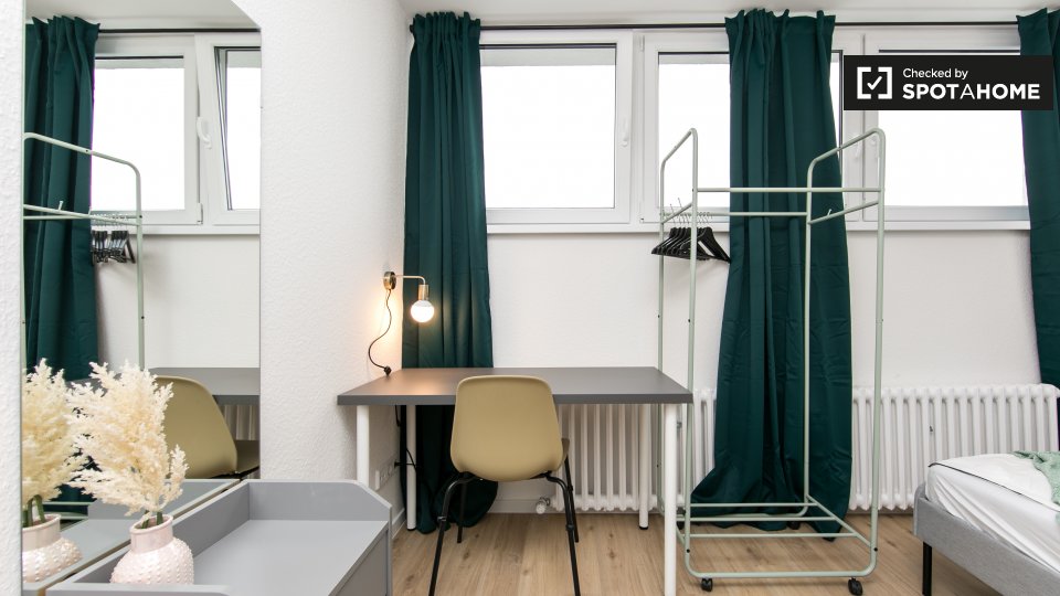 Double room Berlin, 6 beds, 190m² — photo 1