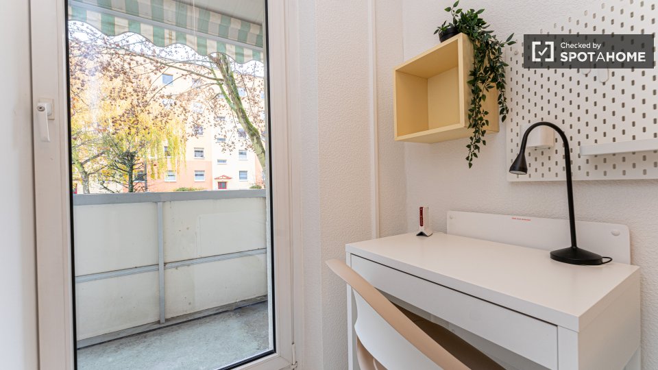 Double room Berlin, 4 beds, 67m² — photo 4
