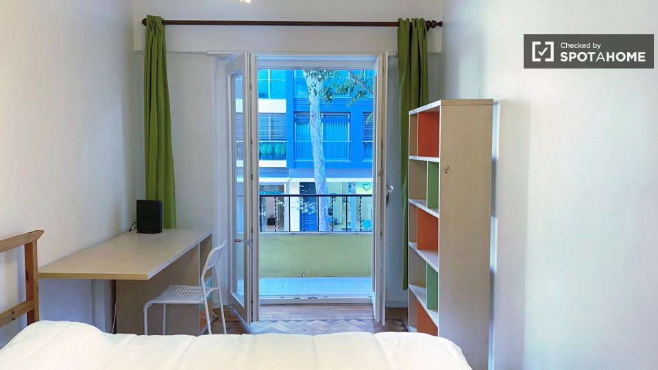 Double room Lisbon, 3 beds, 70m² — photo 1