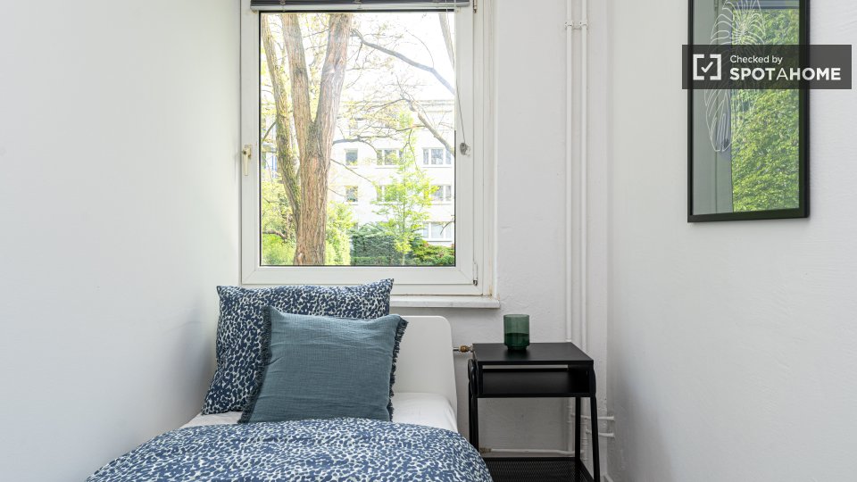 Double room Berlin, 5 beds, 59m² — photo 9