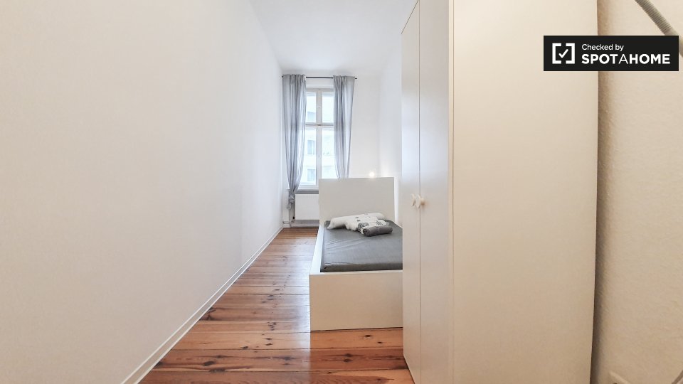 Double room Berlin, 3 beds — photo 15