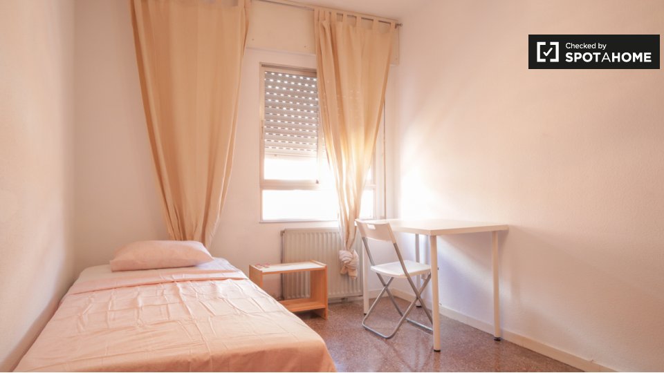 Double room Madrid, 4 beds — photo 16