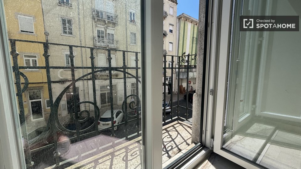 Double room Lisbon, 5 beds, 85m² — photo 68