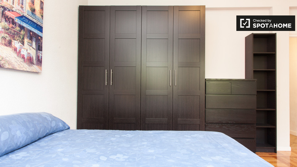 Double room Madrid, 7 beds, 199m² — photo 5