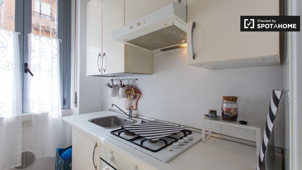 Double room Milan, 4 beds, 70m² — photo 3