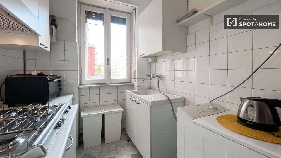 Double room Milan, 4 beds — photo 12