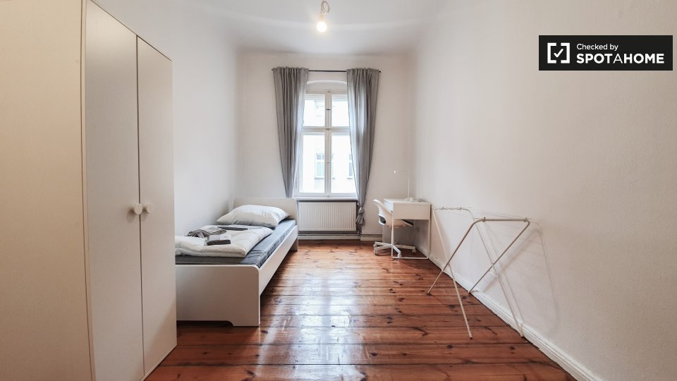 Double room Berlin, 3 beds — photo 7
