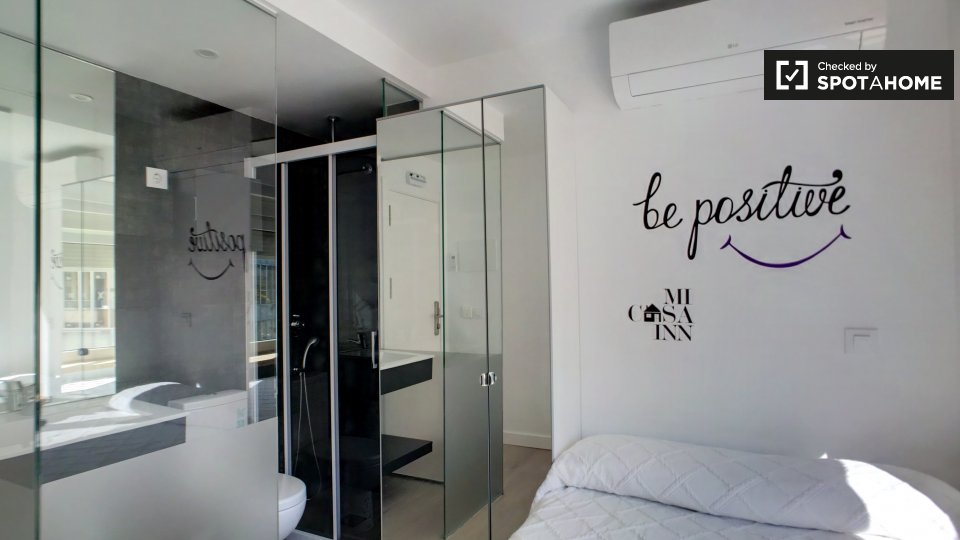 Double room Madrid, 6 beds — photo 5