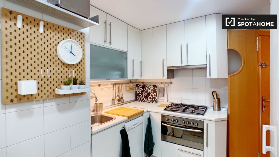 Double room Madrid, 4 beds, 90m² — photo 18