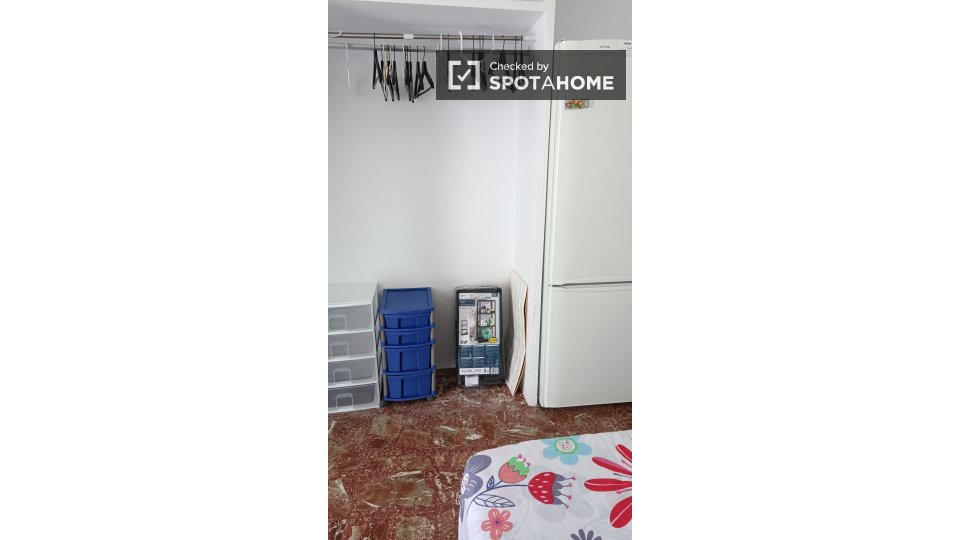 Double room Madrid, 7 beds, 180m² — photo 21