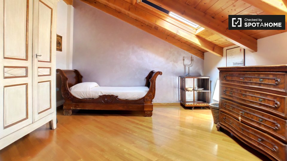 Double room Milan, 1 bed, 400m² — photo 4