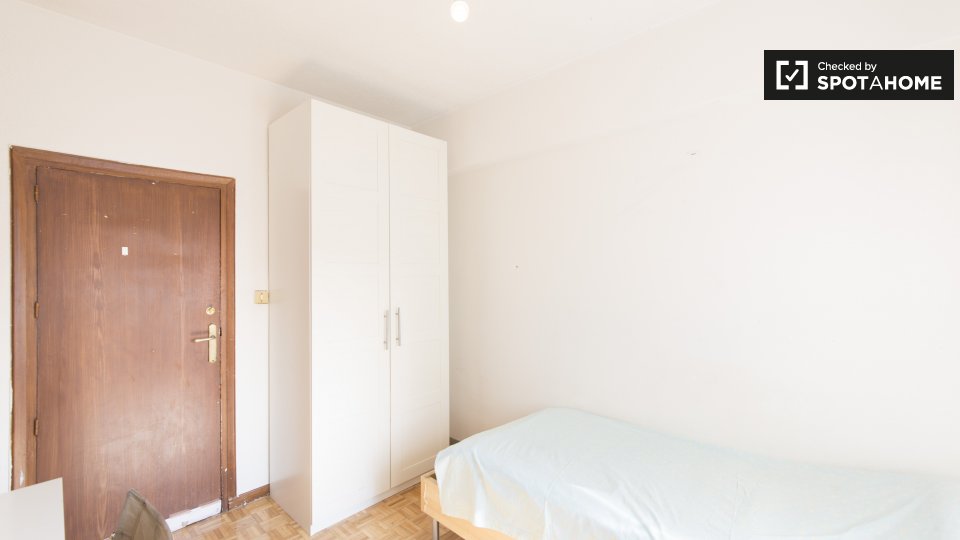 Double room Madrid, 4 beds, 140m² — photo 3