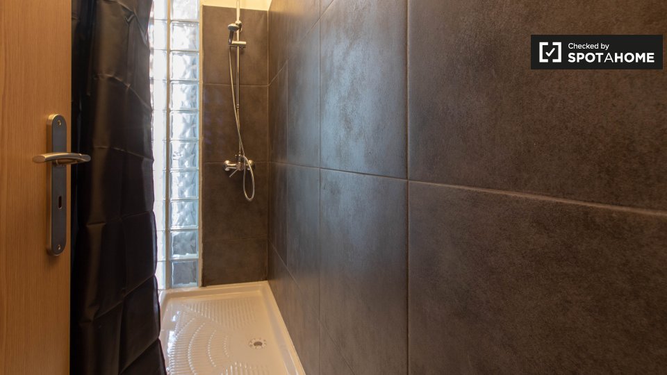 Double room Lisbon, 8 beds — photo 16