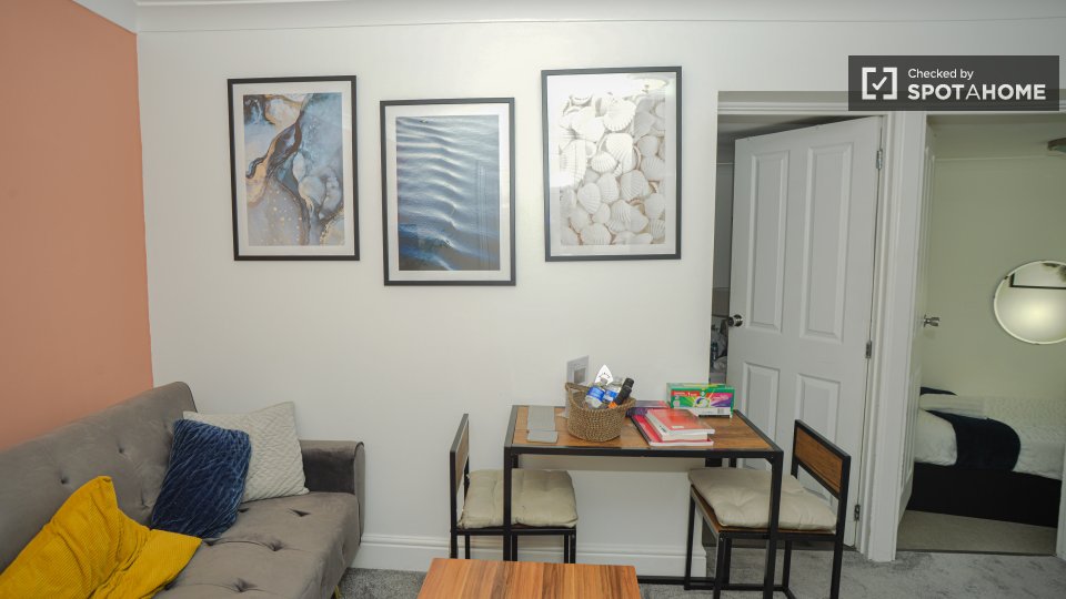 Apartment London, 2 beds — photo 17