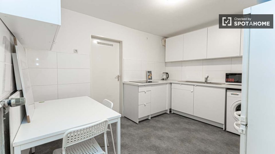 Double room Berlin, 12 beds, 170m² — photo 42
