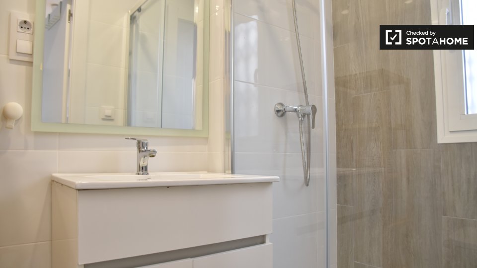 Double room Valencia, 4 beds, 80m² — photo 13
