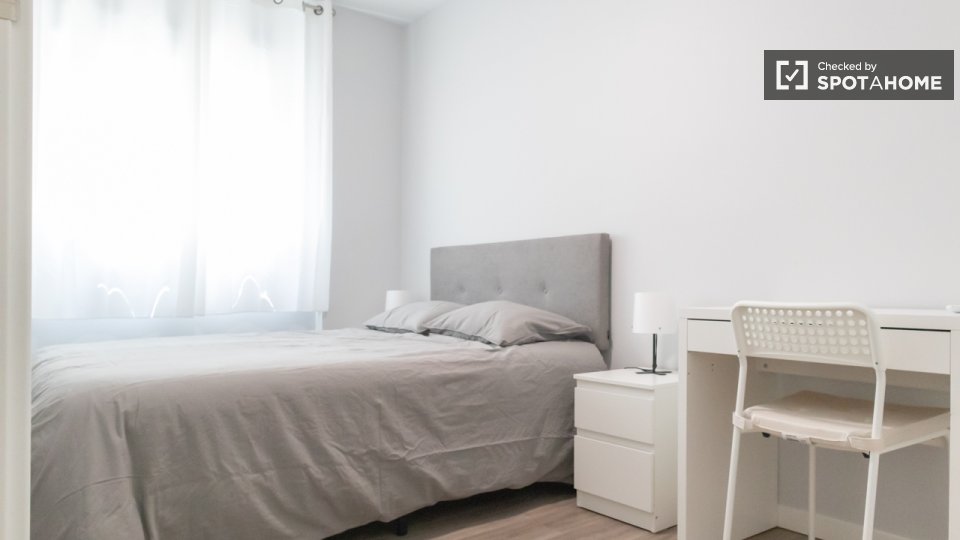 Double room Madrid, 4 beds, 75m² — photo 1